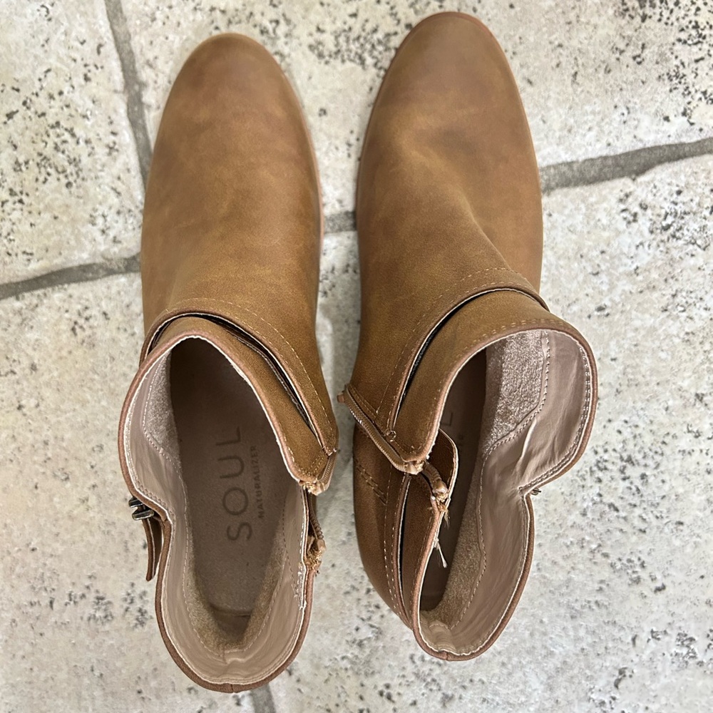 SOUL Naturalizer Classic Buckle Boots Booties 7.5 Chestnut Brown never worn